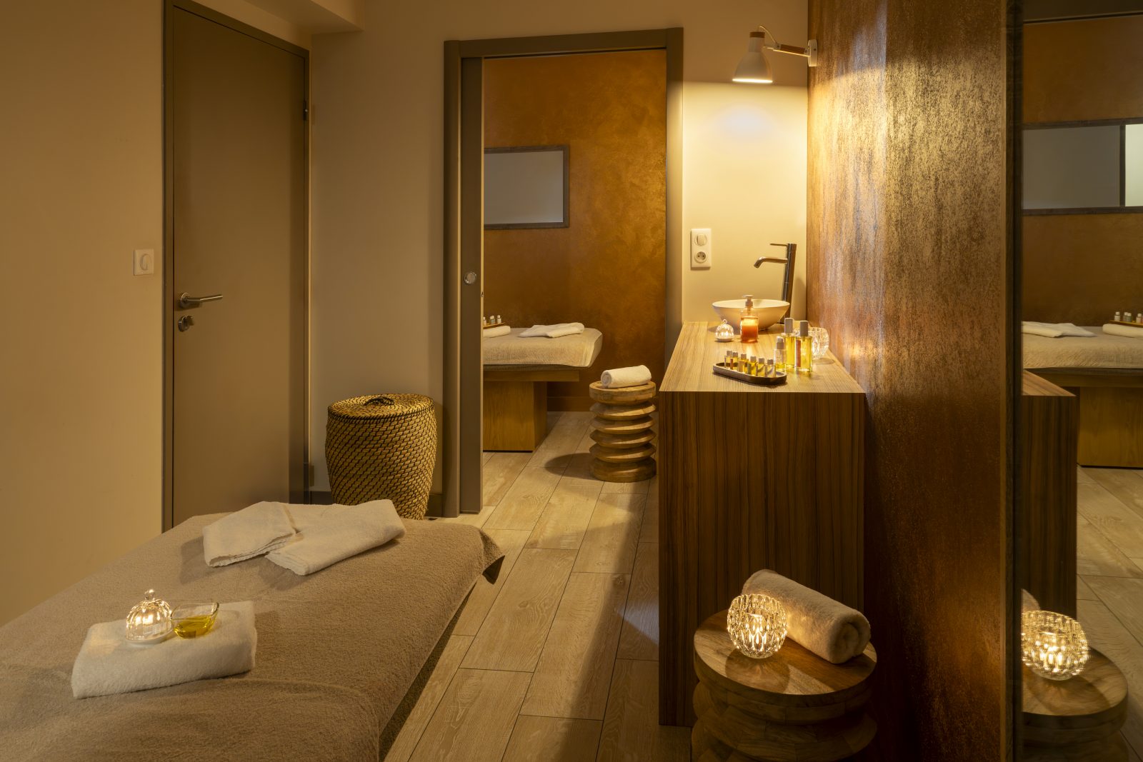 Soin en duo dans une salle de massage à Clisson pour un week end romantique