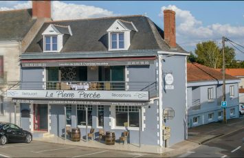 RESTAURANT LA PIERRE PERCEE