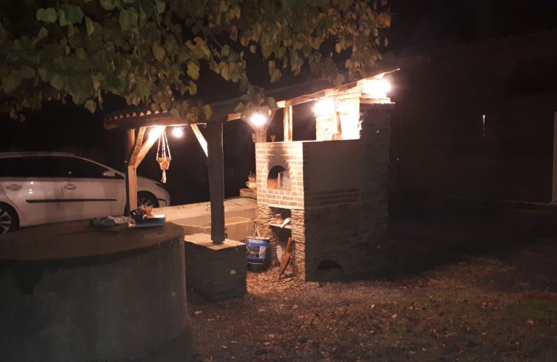 Four à bois sous le lavoir – ambiance guinguette