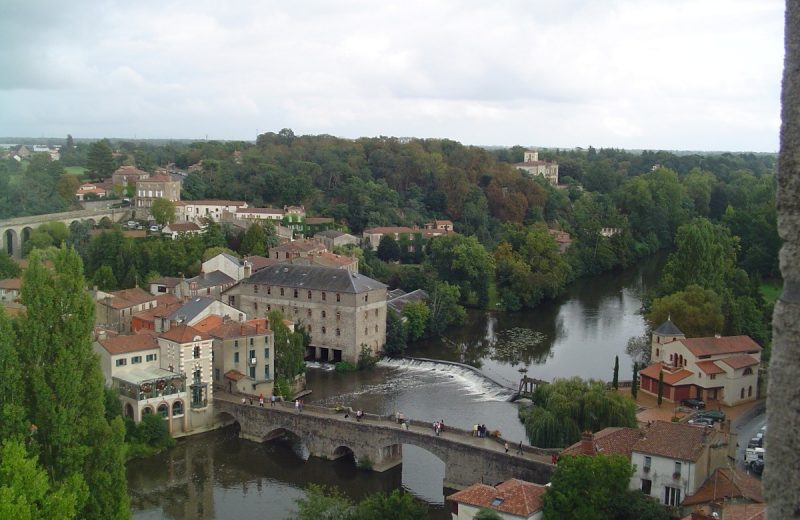 114523 – La Sèvre vue du chateau