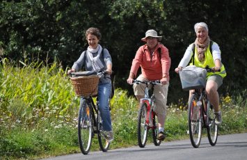 BOUCLE CIRCUIT VIGNOBLE À VÉLO ENTRE VIGNES ET BOCAGES