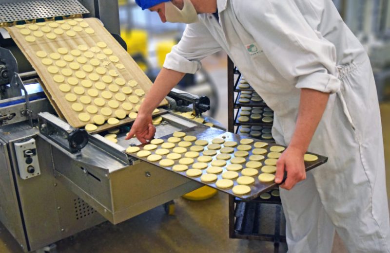 Fabrication des biscuits chez Nature & Compagnie