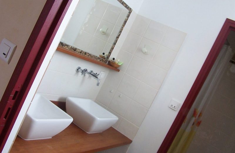 Gîte Le Pressoir – Sanitaires salle de douche RdC
