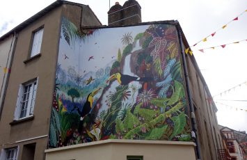 LA CASCADE AUX TOUCANS , FRESQUE D’ALAIN THOMAS