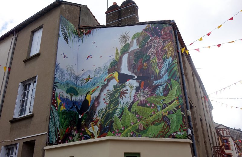 fresque-toucan-alain-thomas-clisson-levignobledenantes-tourisme